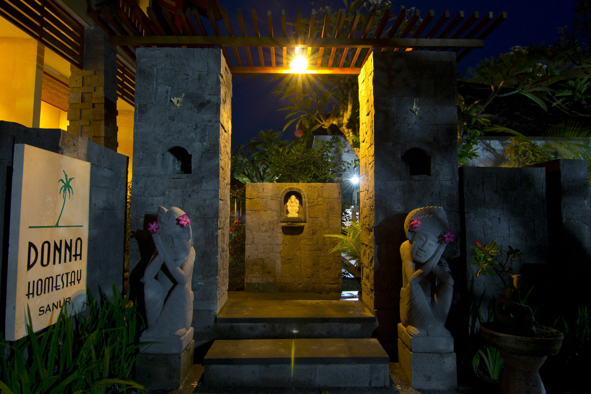 Donna Homestay Sanur Εξωτερικό φωτογραφία